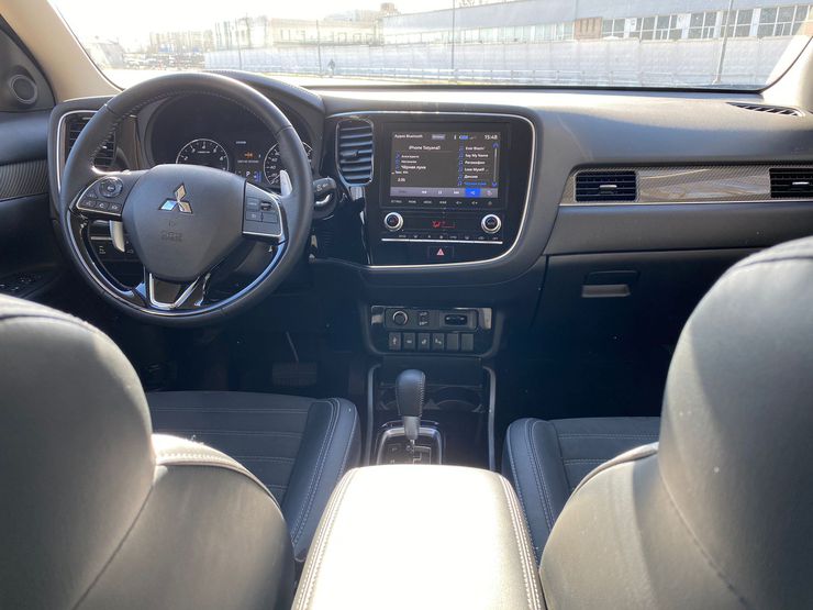 Сравнительный тест Volkswagen Tiguan и Mitsubishi Outlander: кайф или драйв?