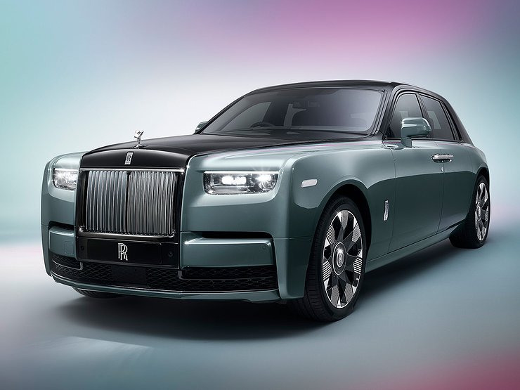 Новый Rolls-Royce Phantom получил стальные колеса и керамический салон