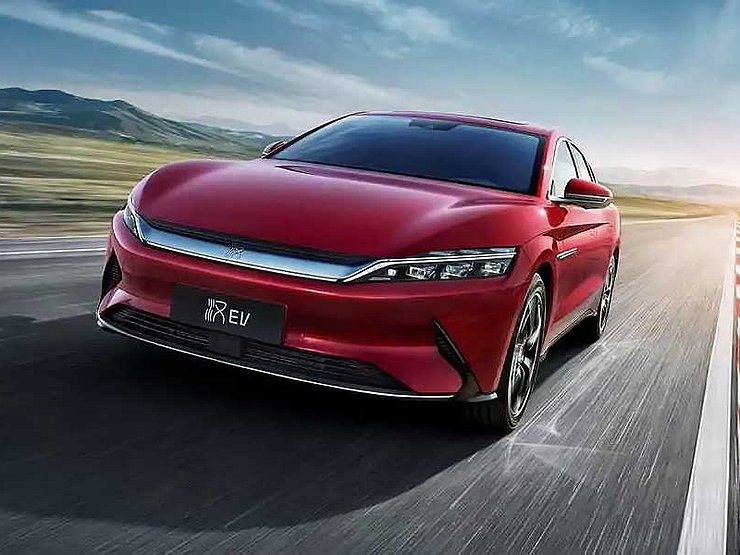 Китайская BYD обошла американскую Tesla по продажам
