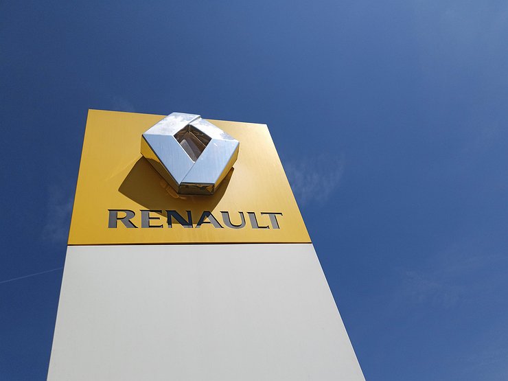 Автодилеры захотели включить в льготное кредитование складские остатки Renault