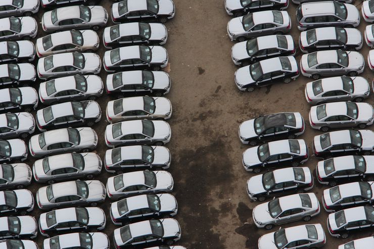Никого не парит: как российские власти искусственно лишают граждан новых машин
