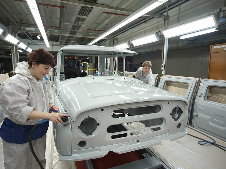Внедорожники УАЗ вновь получат дизельный двигатель и «автомат»