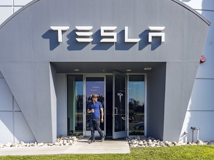 Tesla отобрала у Toyota звание самого дорогого автобренда в мире