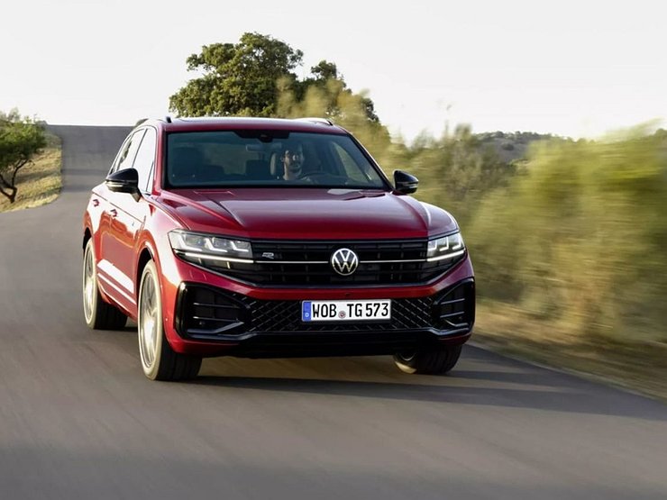 Volkswagen представил рестайлинговый кроссовер Touareg