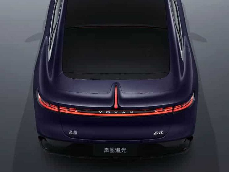 Опубликованы официальные изображения гибридной версии седана Voyah Zhuiguang