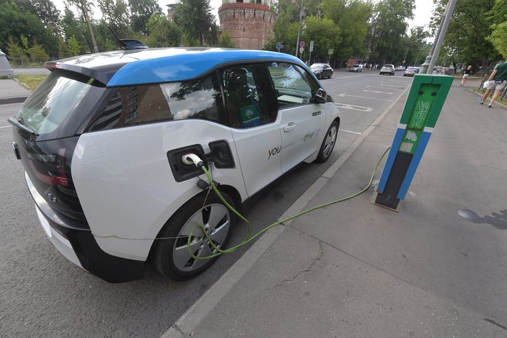 Автомобилисты предсказали мрачное будущее электромобилям в России