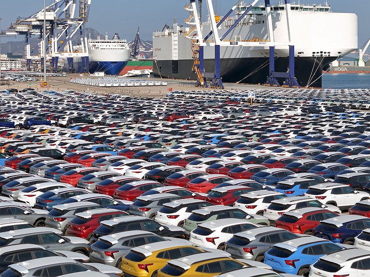 Поставки автомобилей из Китая в Россию взлетели более чем в семь раз