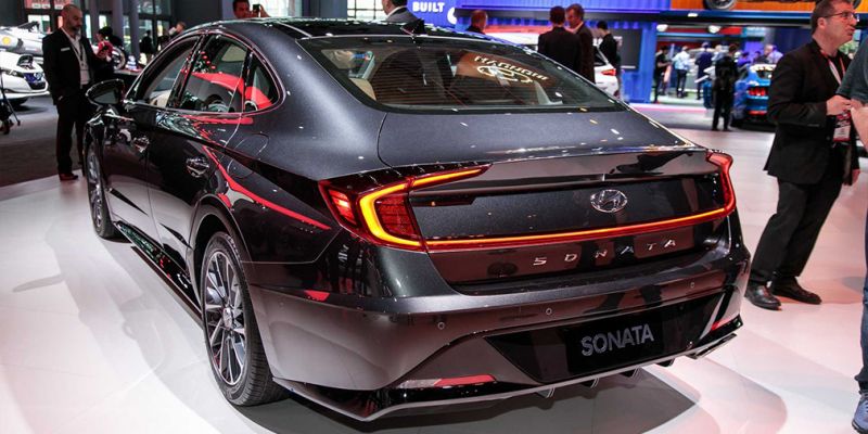 
                                    Hyundai показал в Нью-Йорке новый седан для России
                            