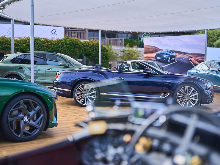 Bentley представила публике сразу несколько новых автомобилей