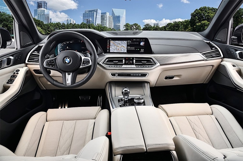 
                                    BMW выпустила самые мощные версии кроссоверов X5 и X7
                            