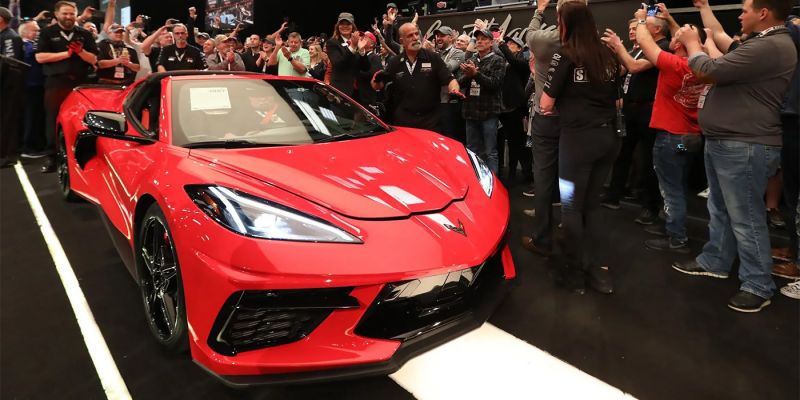 
                                    Первый среднемоторный Chevrolet Corvette продали за 3 млн долларов
                            