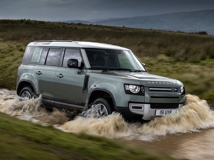 Почему Land Rover Defender стал автомобилем года в России