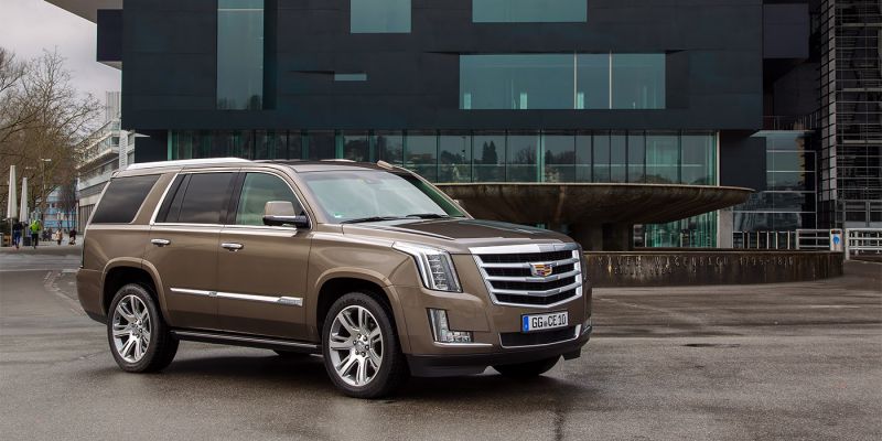 
                                    Cadillac привез в Россию обновленный Escalade
                            