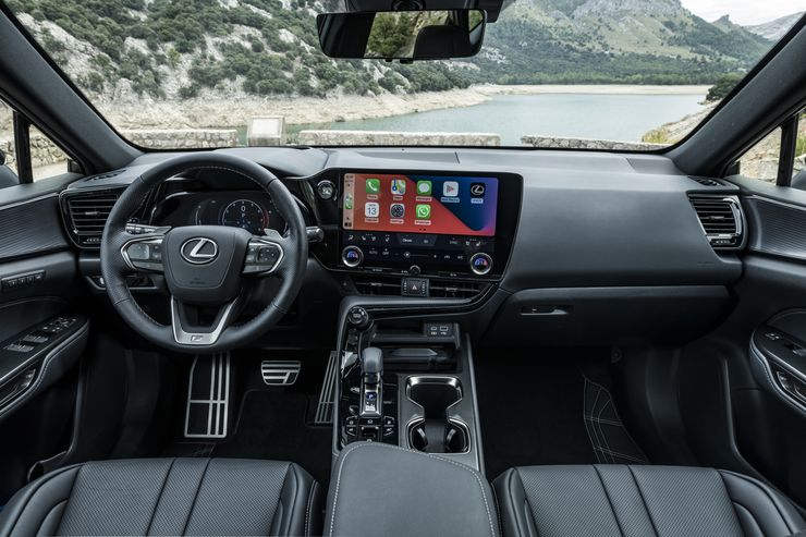 Без пяти процентов новый: первый тест-драйв Lexus NX второго поколения