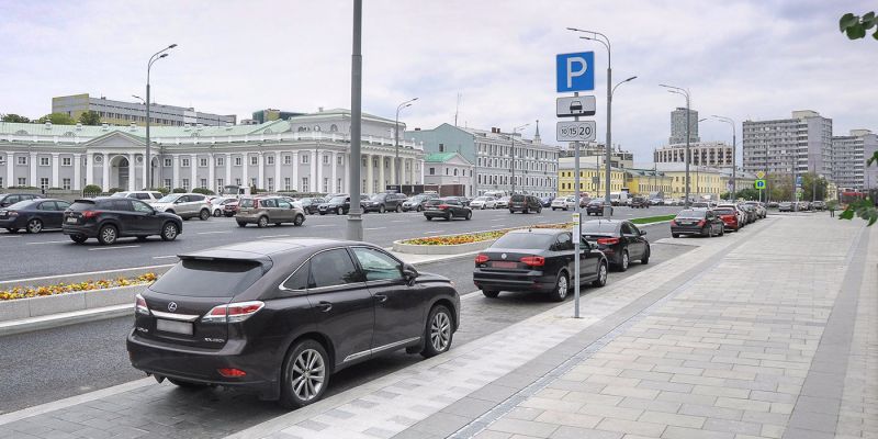 
                                    Назван самый популярный способ оплаты парковки в Москве
                            
