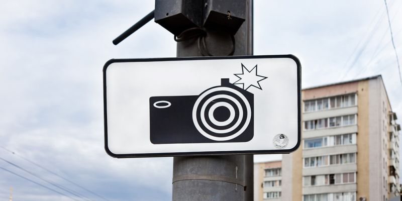 
                                    В России предложили штрафовать за отсутствие предупреждений о камерах
                            