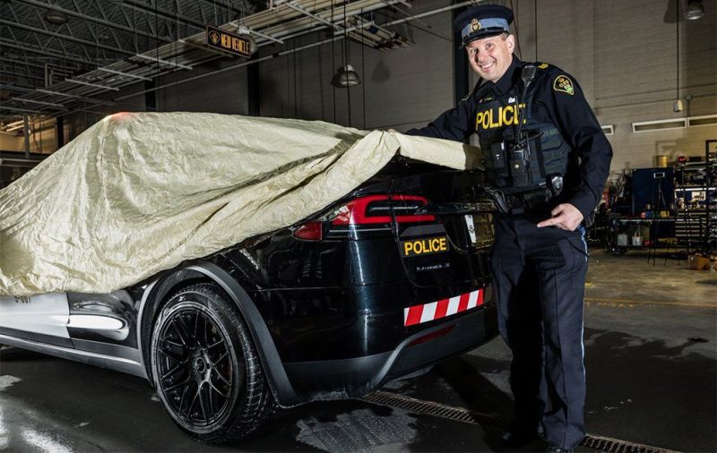 
                                    Автопарк канадской полиции пополнит электрический кроссовер Tesla
                            